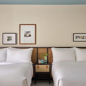 Queen Room Mobility accessible
